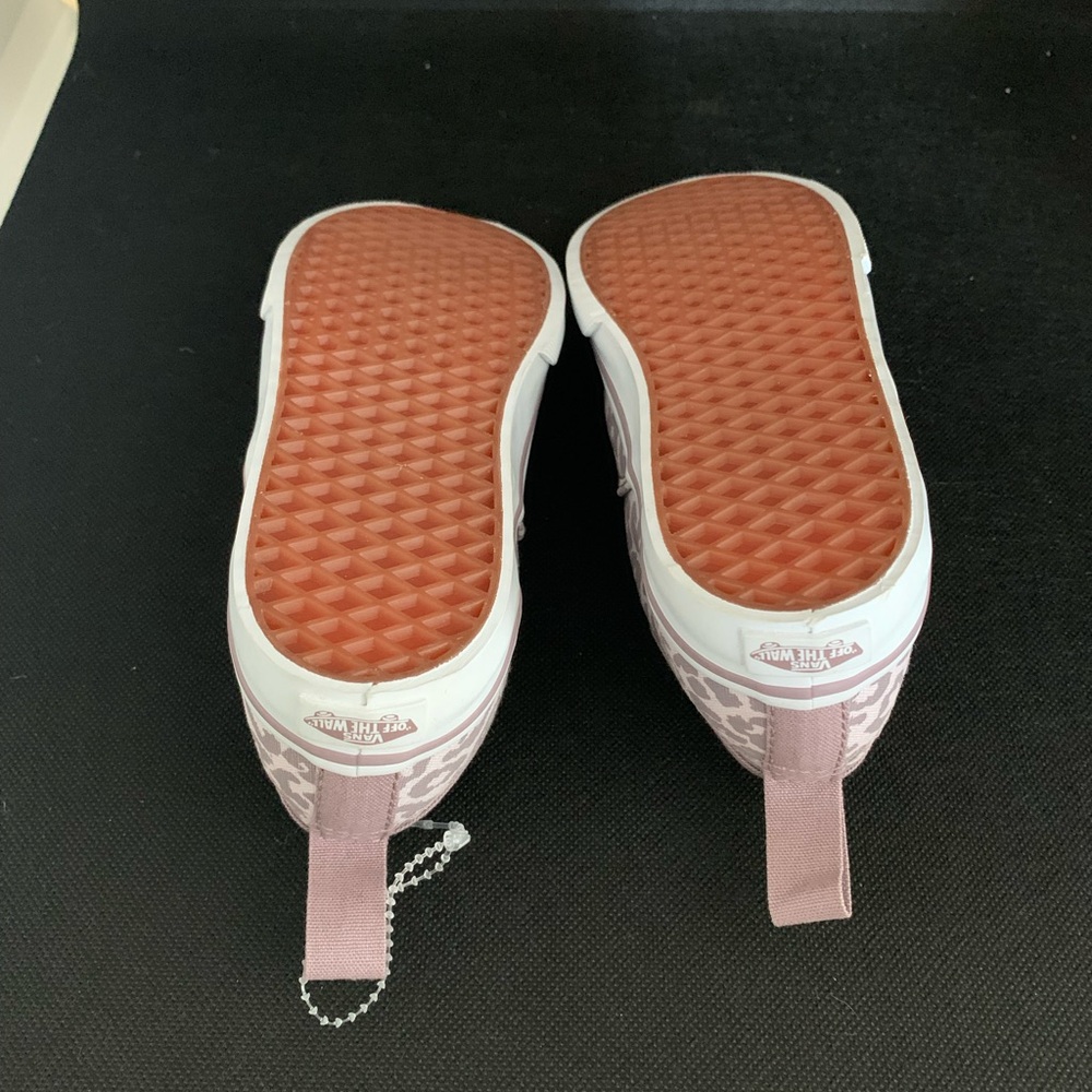 NWT- VANS Kids Sneakers with Leopard Pattern - Light Pink - Picture 5 of 9